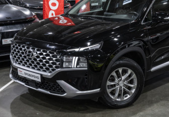Подержанный автомобиль Hyundai Santa Fe 2021 года (2 фото)