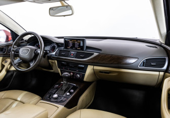 Подержанный автомобиль Audi A6 Sedan 2013 года (9 фото)