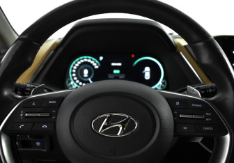 Подержанный автомобиль Hyundai Sonata 2021 года (19 фото)