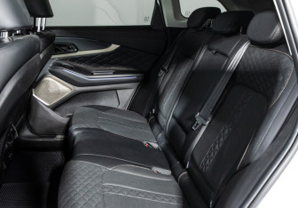 Подержанный автомобиль Exeed TXL 2022 года (10 фото)