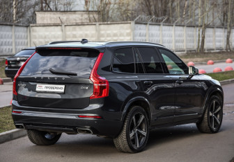 Подержанный автомобиль Volvo XC90 2018 года (6 фото)