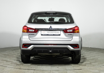 Подержанный автомобиль Mitsubishi ASX 2019 года (6 фото)