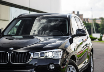 Подержанный автомобиль BMW X3 2015 года (2 фото)