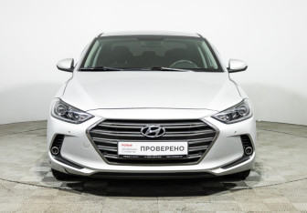 Подержанный автомобиль Hyundai Elantra Sedan 2018 года (2 фото)