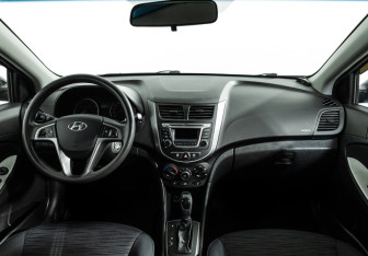 Подержанный автомобиль Hyundai Solaris Sedan 2015 года (13 фото)