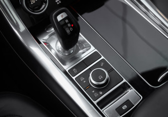 Подержанный автомобиль Land Rover Range Rover Sport 2021 года (21 фото)