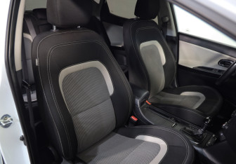 Подержанный автомобиль Kia Ceed Hatchback 2012 года (22 фото)