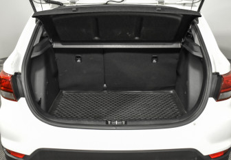 Подержанный автомобиль Kia Rio Hatchback 2019 года (19 фото)