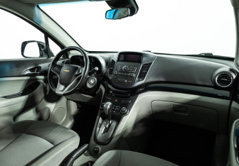 Подержанный автомобиль Chevrolet Orlando 2012 года (9 фото)