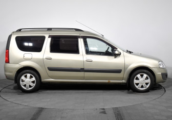 Подержанный автомобиль LADA (ВАЗ) Largus Wagon 2014 года (4 фото)