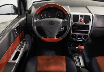 Подержанный автомобиль Hyundai Getz 2005 года (10 фото)