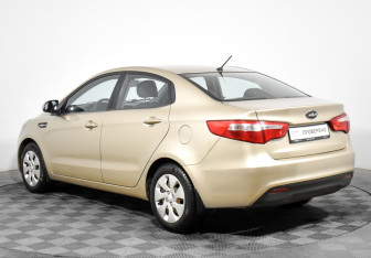 Подержанный автомобиль Kia Rio Sedan 2011 года (7 фото)