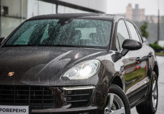 Подержанный автомобиль Porsche Macan 2018 года (2 фото)