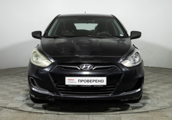 Подержанный автомобиль Hyundai Solaris Hatchback 2011 года (2 фото)