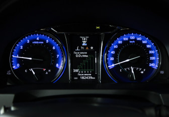 Подержанный автомобиль Toyota Camry Sedan 2016 года (12 фото)