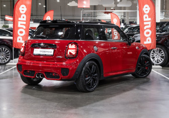 Подержанный автомобиль MINI Hatch 2019 года (7 фото)