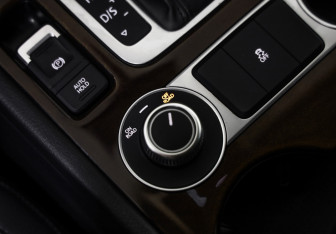 Подержанный автомобиль Volkswagen Touareg 2015 года (19 фото)