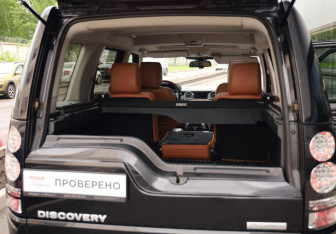 Подержанный автомобиль Land Rover Discovery 2016 года (35 фото)