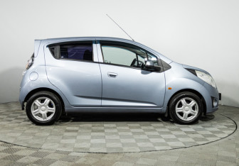 Подержанный автомобиль Chevrolet Spark 2011 года (4 фото)