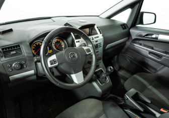 Подержанный автомобиль Opel Zafira Compactvan 2014 года (11 фото)