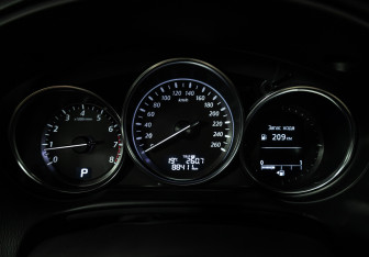 Подержанный автомобиль Mazda CX-5 2012 года (12 фото)