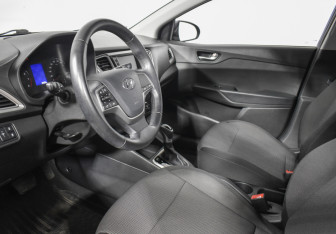 Подержанный автомобиль Hyundai Solaris Sedan 2021 года (9 фото)