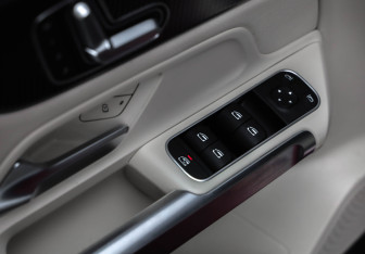 Подержанный автомобиль Mercedes-Benz GLB 2021 года (22 фото)