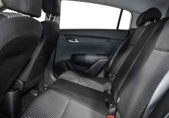 Подержанный автомобиль Kia Rio Hatchback 2018 года (12 фото)