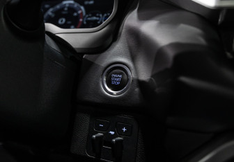 Подержанный автомобиль Toyota Tundra 2022 года (30 фото)