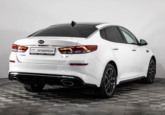 Подержанный автомобиль Kia Optima Sedan 2018 года (6 фото)