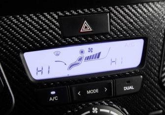 Подержанный автомобиль Hyundai Santa Fe 2012 года (16 фото)