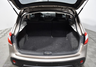 Подержанный автомобиль Nissan Qashqai 2012 года (21 фото)