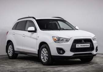 Подержанный автомобиль Mitsubishi ASX 2013 года (3 фото)