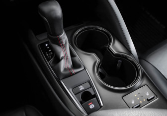 Подержанный автомобиль Toyota Camry Sedan 2021 года (18 фото)