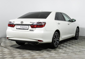 Подержанный автомобиль Toyota Camry Sedan 2016 года (5 фото)