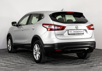 Подержанный автомобиль Nissan Qashqai 2018 года (8 фото)