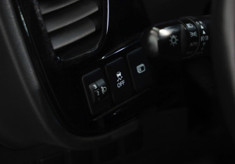 Подержанный автомобиль Mitsubishi Outlander 2017 года (20 фото)
