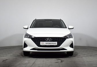 Подержанный автомобиль Hyundai Solaris Sedan 2020 года (2 фото)