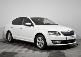Подержанный автомобиль Skoda Octavia Liftback 2014 года (3 фото)