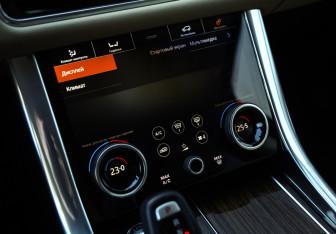 Подержанный автомобиль Land Rover Range Rover Sport 2020 года (24 фото)