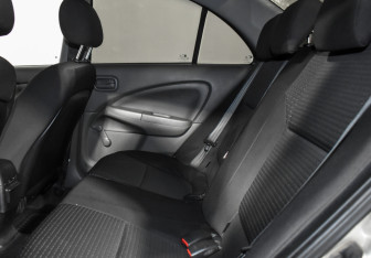 Подержанный автомобиль Nissan Almera Classic 2008 года (12 фото)