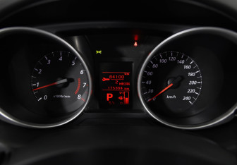 Подержанный автомобиль Mitsubishi ASX 2012 года (10 фото)