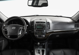 Подержанный автомобиль Hyundai Santa Fe 2010 года (10 фото)