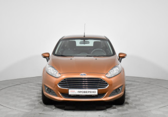 Подержанный автомобиль Ford Fiesta Sedan 2016 года (2 фото)