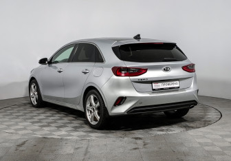 Подержанный автомобиль Kia Ceed Hatchback 2018 года (7 фото)