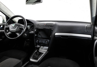 Подержанный автомобиль Skoda Octavia Liftback 2012 года (9 фото)