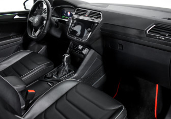 Подержанный автомобиль Volkswagen Tiguan 2021 года (10 фото)