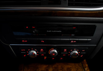 Подержанный автомобиль Audi A6 Sedan 2014 года (17 фото)