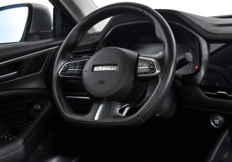 Подержанный автомобиль Haval F7 2020 года (16 фото)