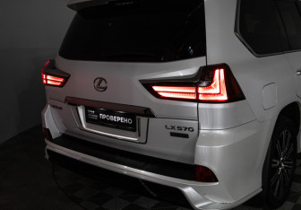 Подержанный автомобиль Lexus LX 2020 года (39 фото)